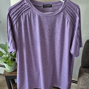 XL Women's Purple Top. IN GOOD CONDITION
